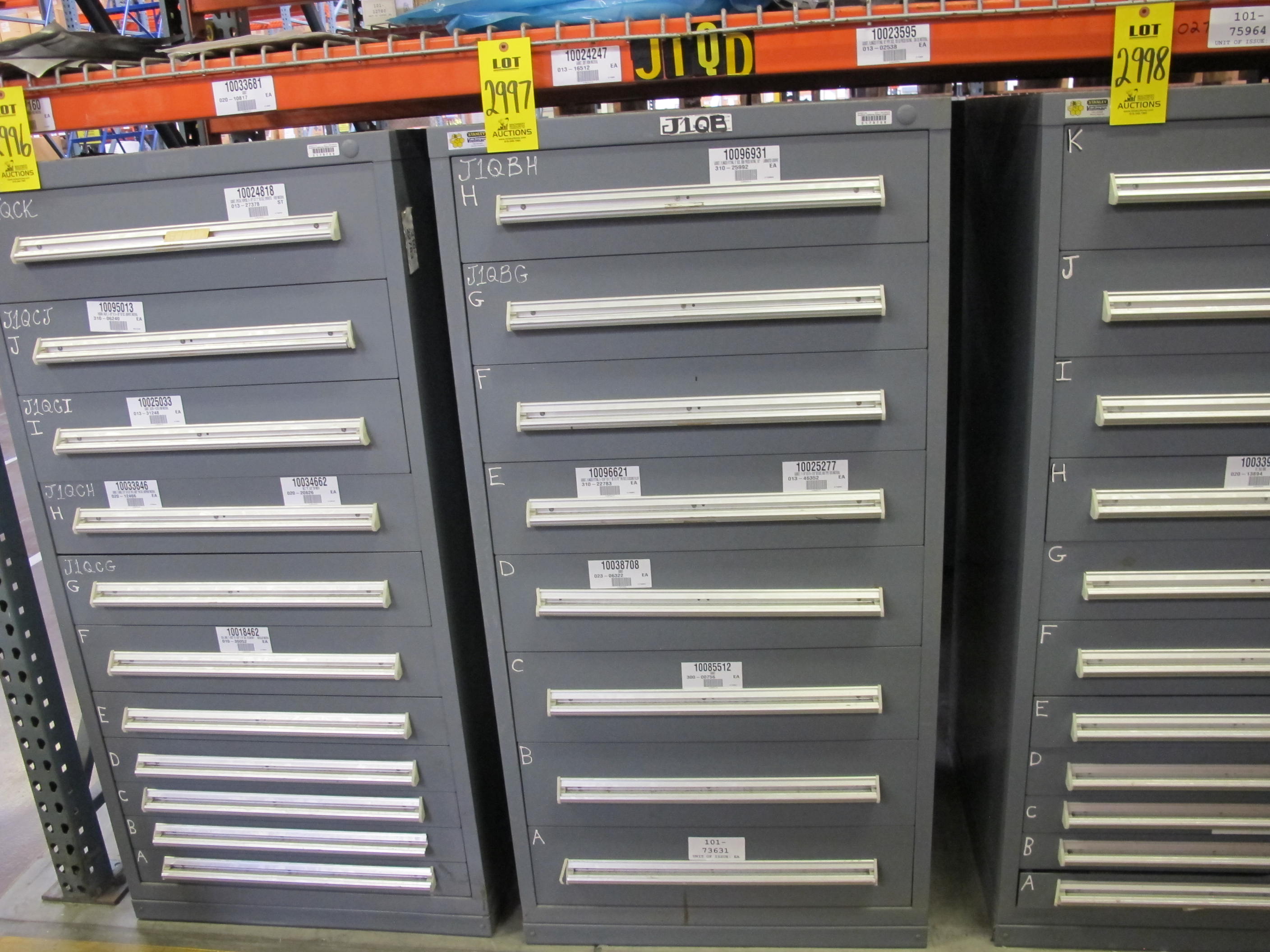 STANLEY VIDMAR HEAVY DUTY 8-DRAWER PARTS CABINET W/ CONTENTS (W-50) LOADING & HANDLING FEE $25-